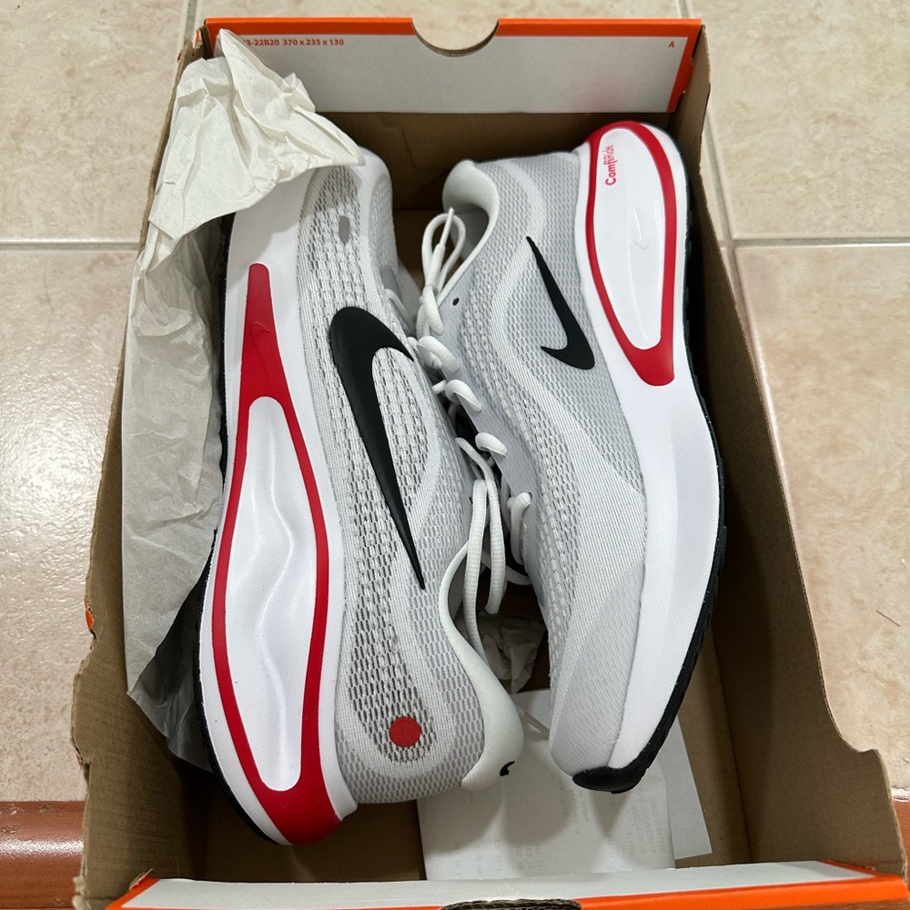 Nike Journey Run 🏃🏻‍♂️ White/Red 13 - Picture 5 of 6